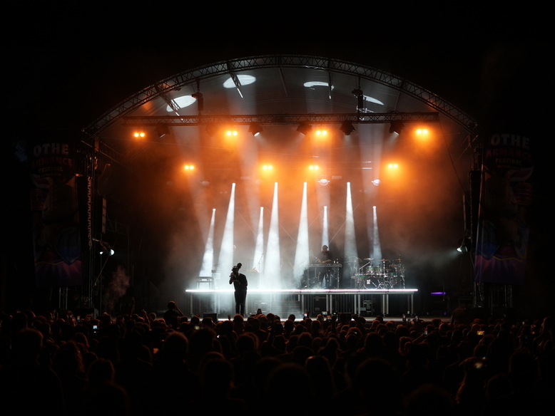 Tableau lumière avec projecteurs asservis spots et wash pour Youssoupha en festival dans l'Aube.