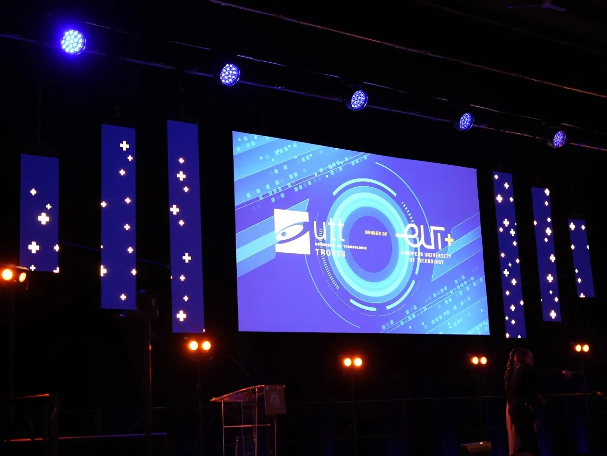 Prestation vidéo et captation en direct avec écran LED et vidéoprojecteurs pour un événement dans l'Aube.